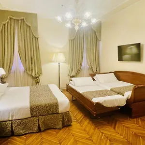 Dell'opera Hotel Venecia
